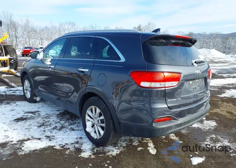 2017 Kia Sorento 2.4L Lx z USA, uszkodzony, nr VIN 5XYPGDA37HG217786